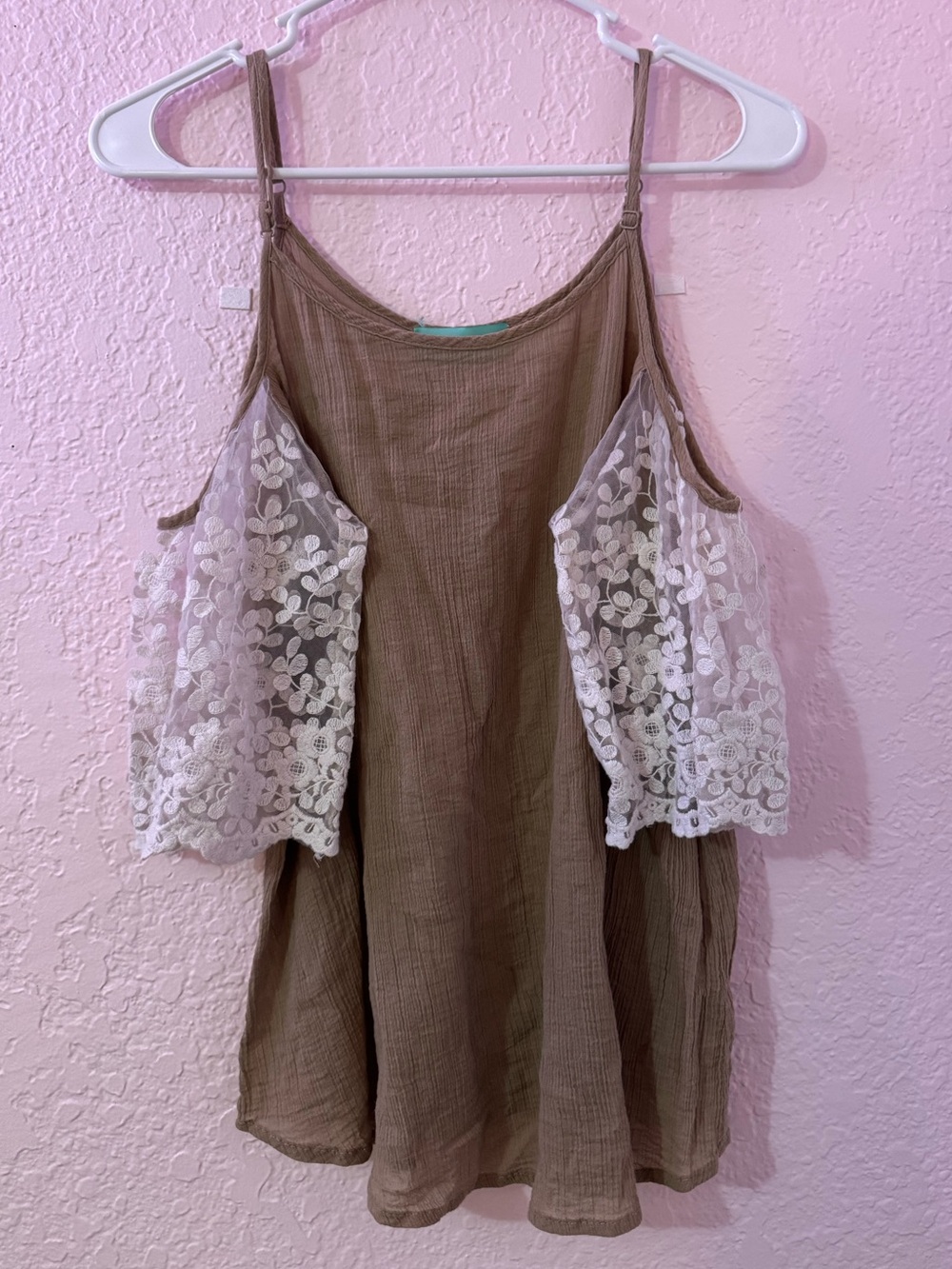 Filly Flair Olive Cold-Shoulder Camisole with White Lace Sleeves